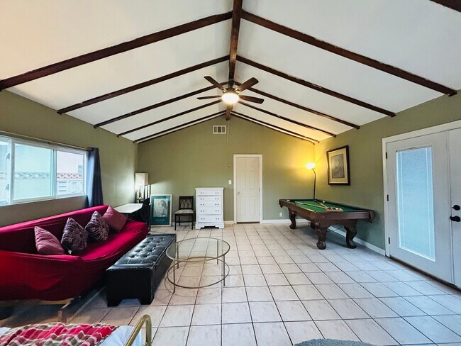 Building Photo - 8871 Belmont St