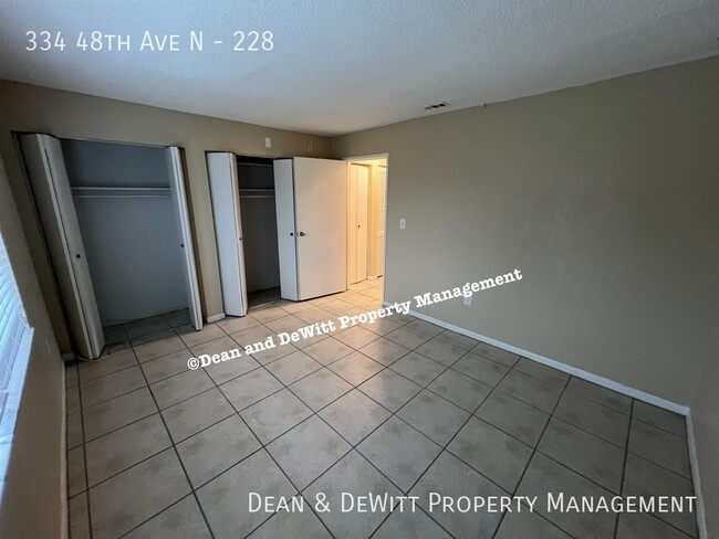 Building Photo - 1/1 Condo in St. Pete - For Rent