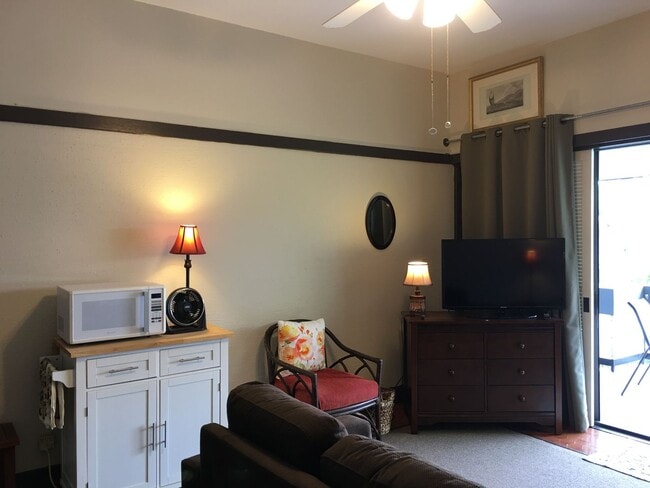 Building Photo - Waiakea Villas Condo - Studio w/full kitchen plus lanai