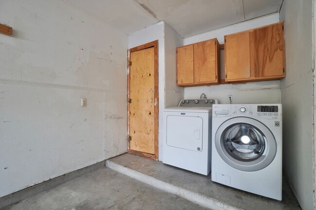 Building Photo - 13102 Staton Dr