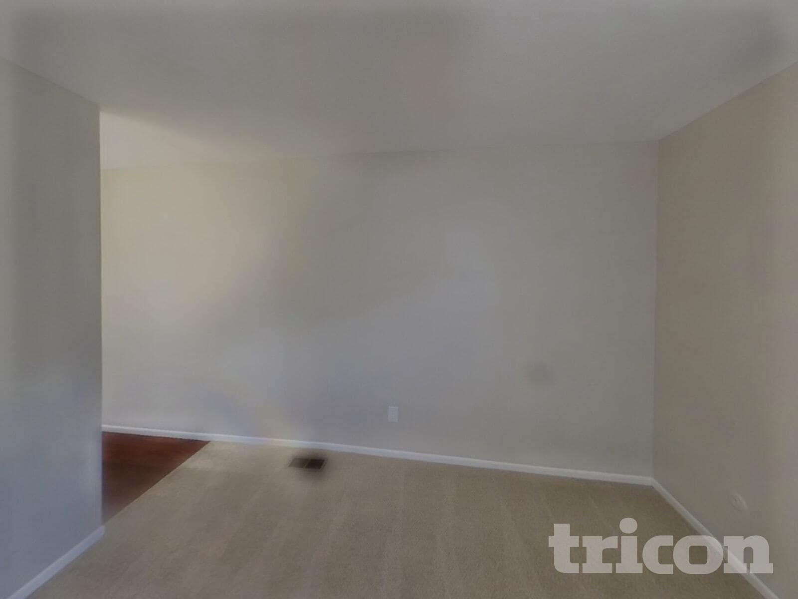 Building Photo - 3015 Moonbeam Cir N