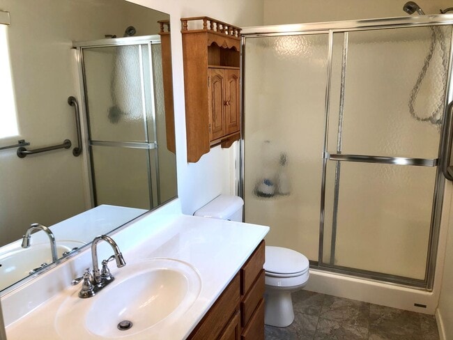 Building Photo - Beautiful 2 Bedroom, 2 bathroom Home in El Camino Village!