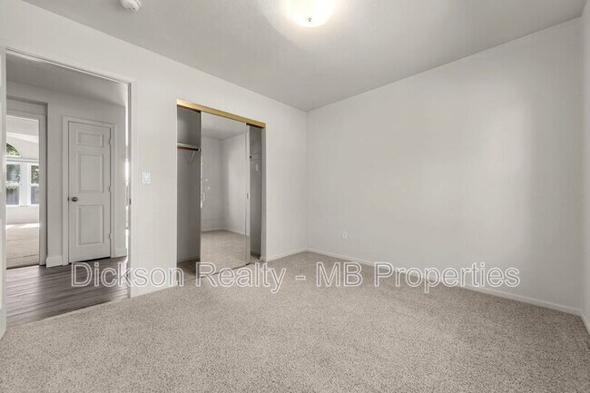 Building Photo - 970 Teresa Pl