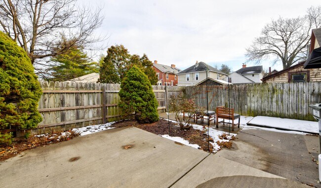 Building Photo - 746 Beech St