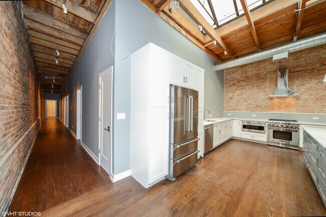 Building Photo - 1141 W Madison St