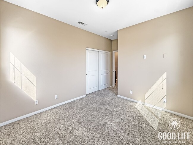 Building Photo - Stunning 4B/3BA house in San Elijo Hills!