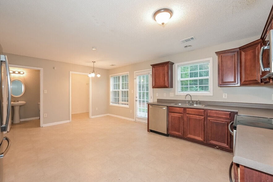 Building Photo - 3363 Newtons Crest Cir