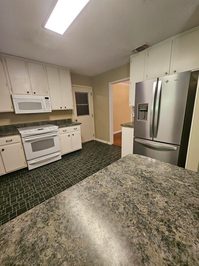 Building Photo - 1541 Woodgate Way