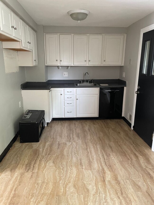 Primary Photo - 3 BEDROOM, 1.5 BATH IN PENN HILLS - MOVE-I...