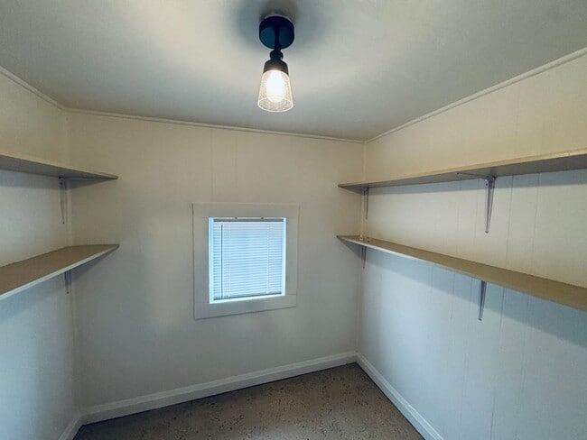 Building Photo - Nice Country Home