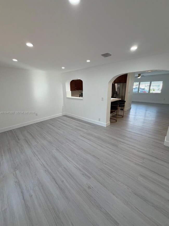 Building Photo - 3030 SW 96th Ave