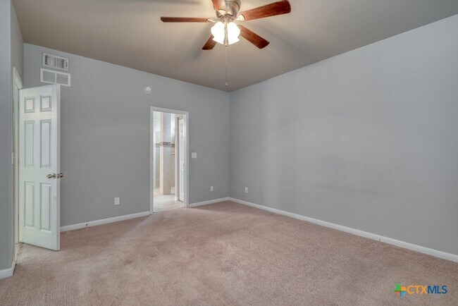 Building Photo - 338 Newberry Tr