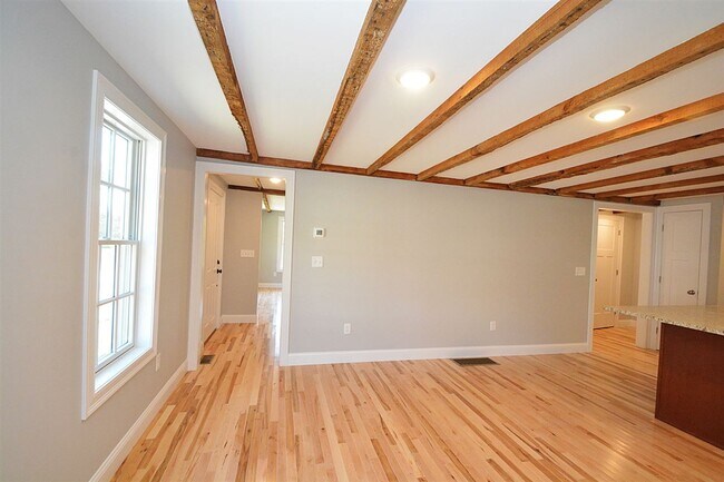 Building Photo - 53 1st NH Turnpike