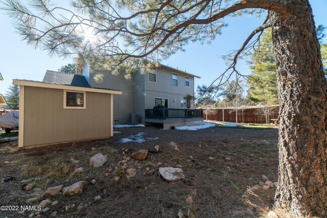 Building Photo - Westside 4 Bed, 2.5 Bath House with A/C & 2-Car Garage Near NAU & CCC! Students & Pets OK! Aug 10th!