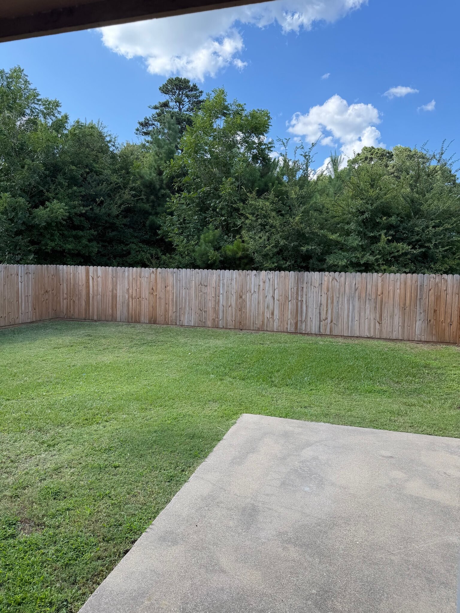 Building Photo - 121 Helane Ln