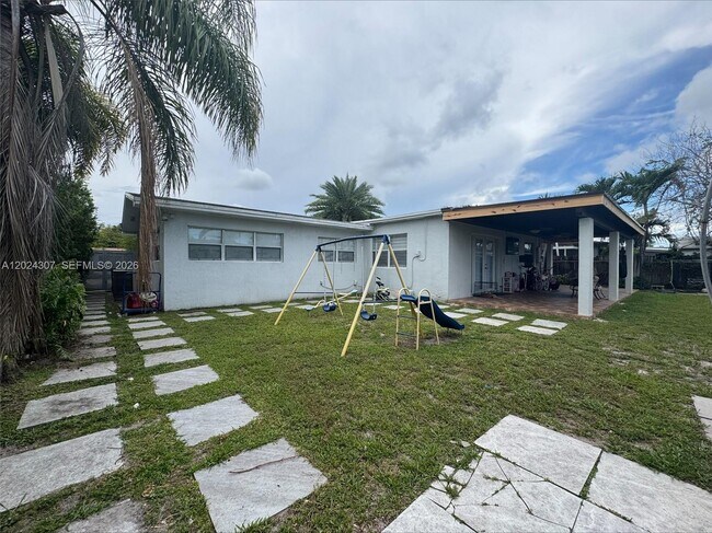 Building Photo - 11235 NW 62nd Ave