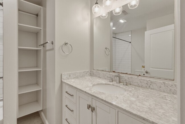 Building Photo - 135 Havre St