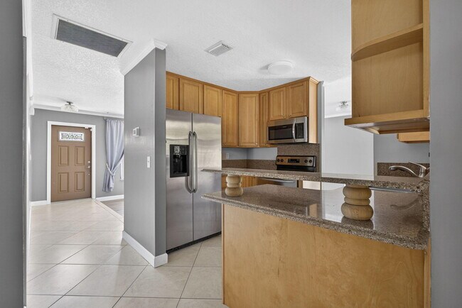 Building Photo - 7107 181st Ct N