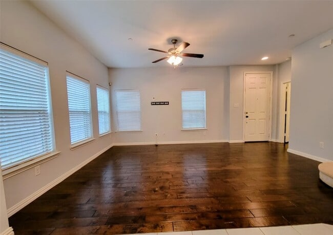 Building Photo - 4817 Bridgewater St