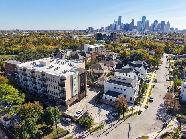 Building Photo - 2802 Morrison St