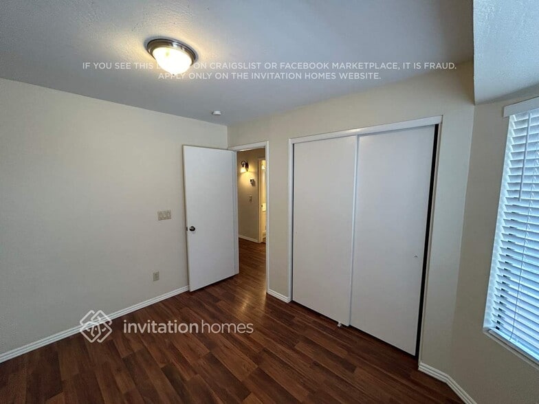 Building Photo - 1538 E Hearne Way