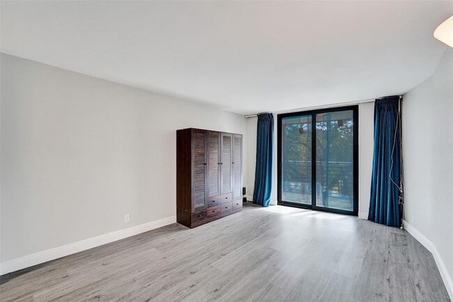 Building Photo - 3800 N Hills Dr