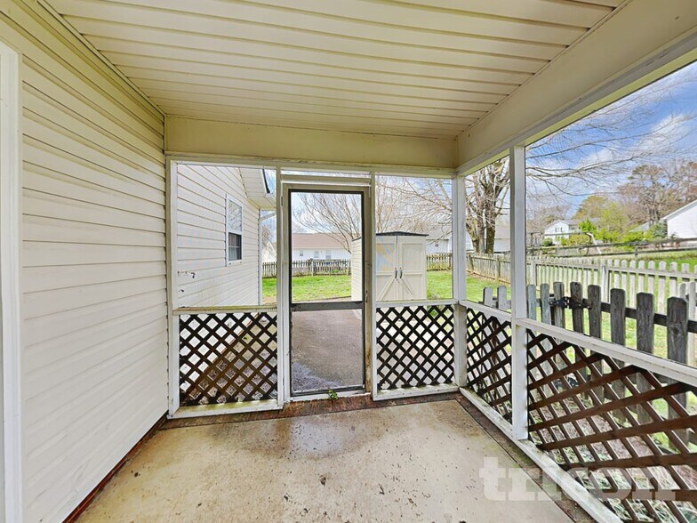Building Photo - 4904 Valley Trail Ct