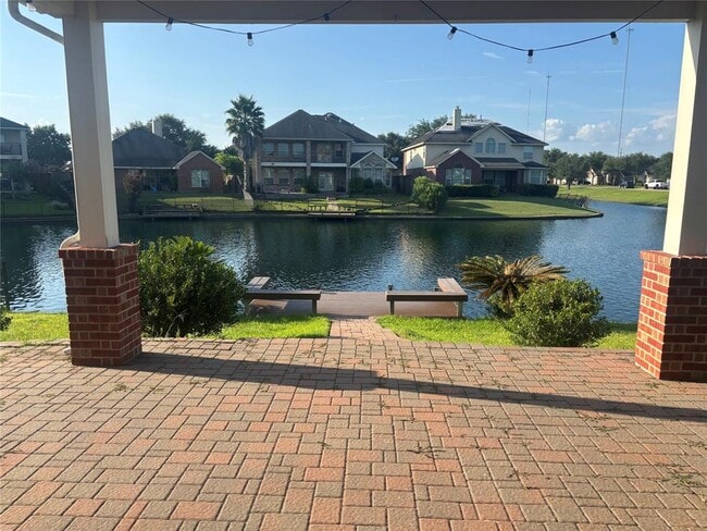 Building Photo - 3726 Golden Shores Dr