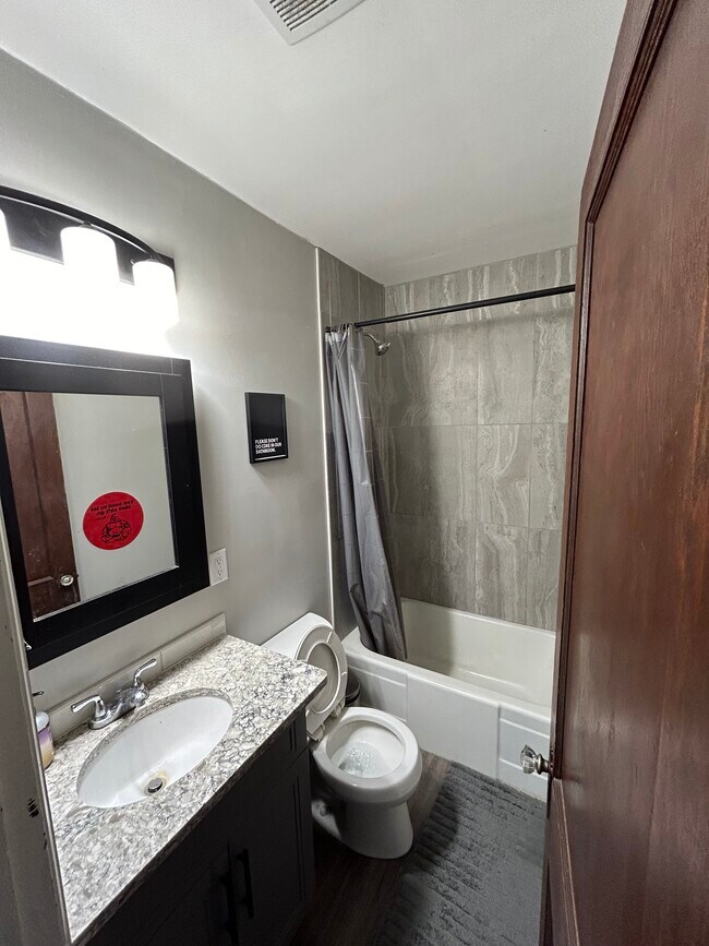 Building Photo - 1208 N 4th St