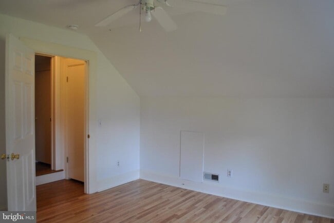 Building Photo - 8611 Anderson Ave