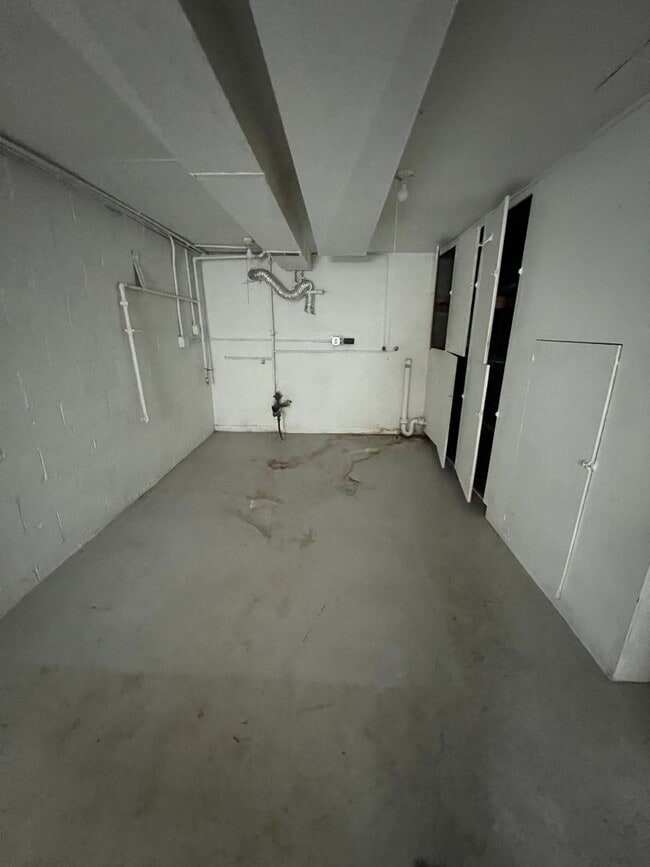 Building Photo - 3 bedroom Home in Rock Island