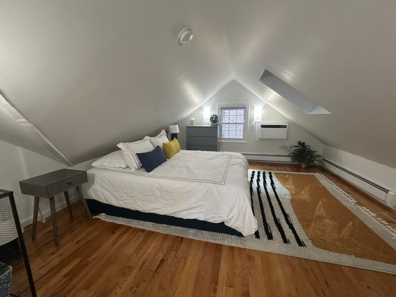 Building Photo - 16 Union St