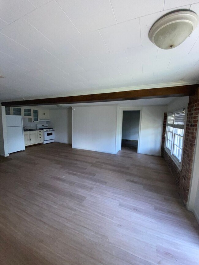 Building Photo - Cozy 1 bed, 1 bath apartment in St Martinv...
