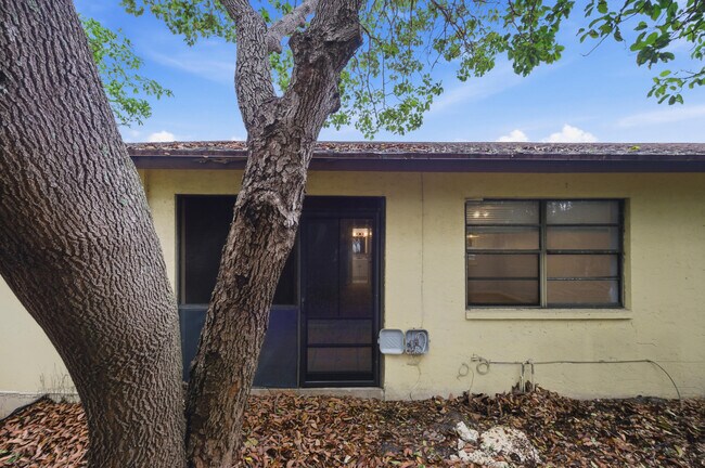 Building Photo - 506 Glenwood Dr