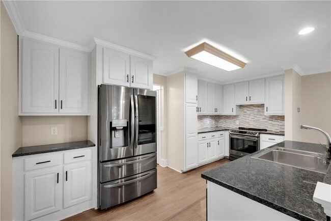 Building Photo - 3346 Cove Overlook Rd