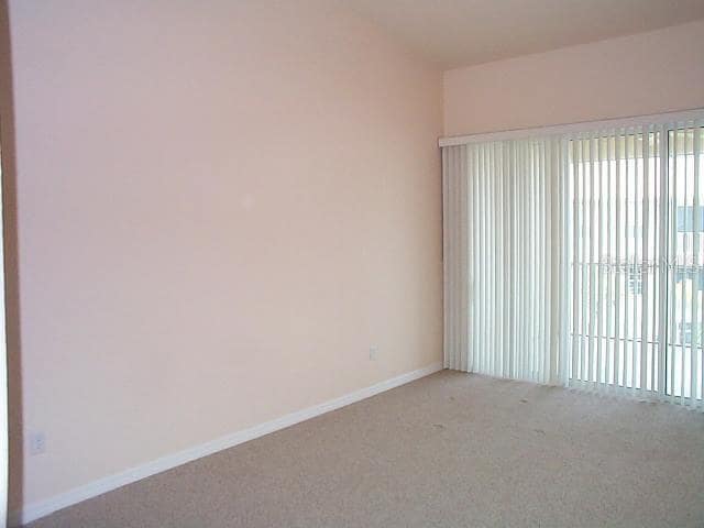 Building Photo - 600 Gardens Edge Dr