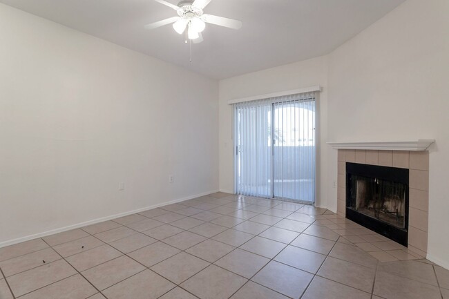 Building Photo - 2 Bedroom Paradise Valley Gem with Private...