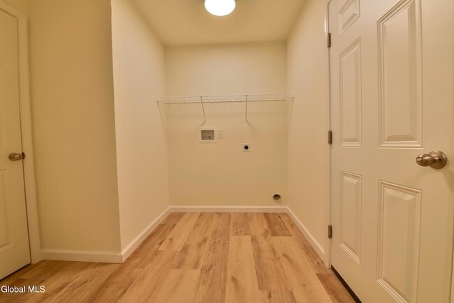 Building Photo - 74 Seashore Wy