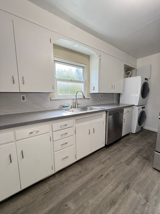 Building Photo - Well-Maintained 3-Bedroom Home in Prime Everett Location