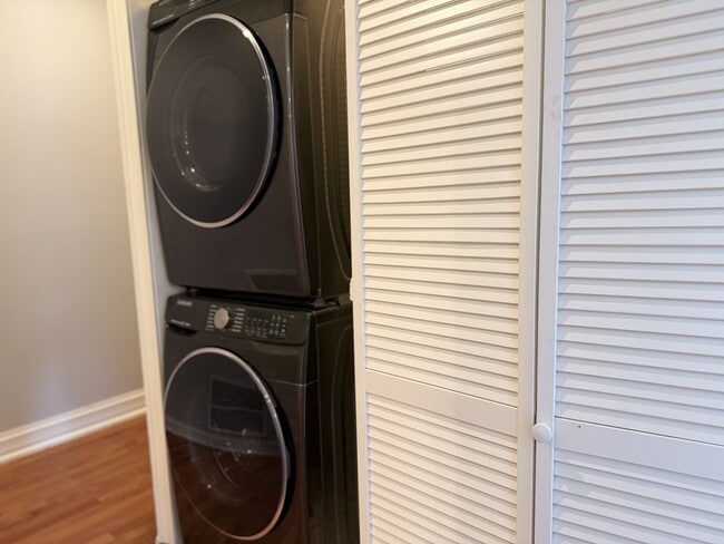 Building Photo - 5025 S Michigan Ave