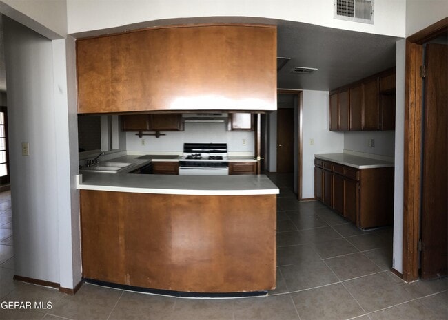 Building Photo - 3424 Running Deer Dr