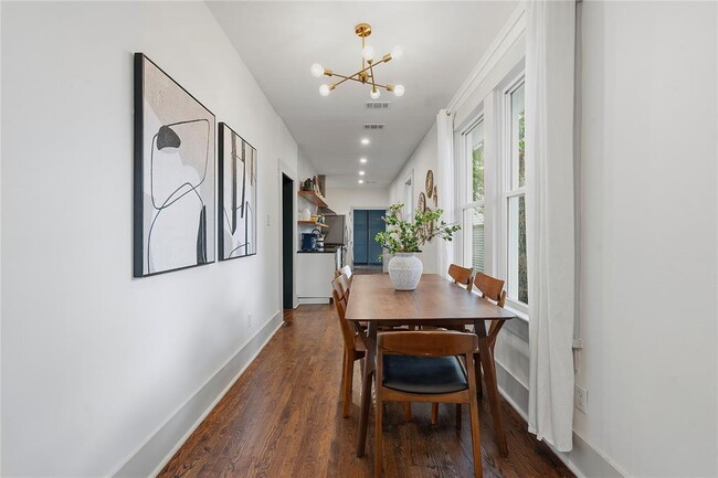 Building Photo - 1122 Gunter St