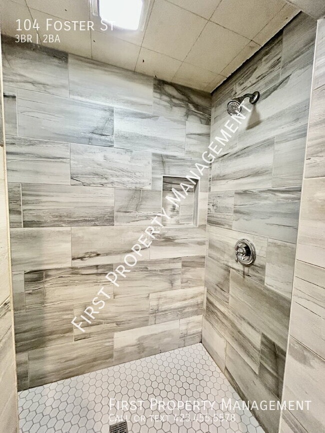 Building Photo - 104 Foster St