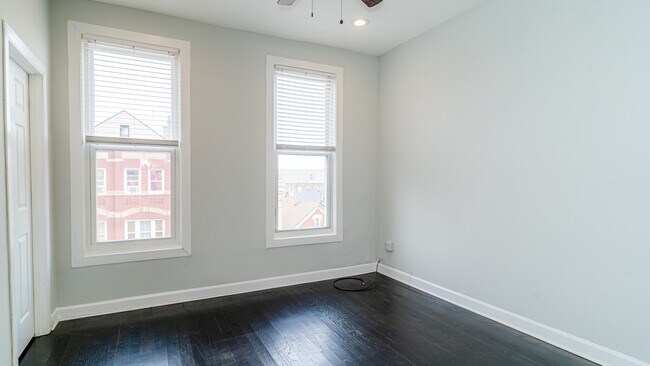 Building Photo - 2049 W Coulter St