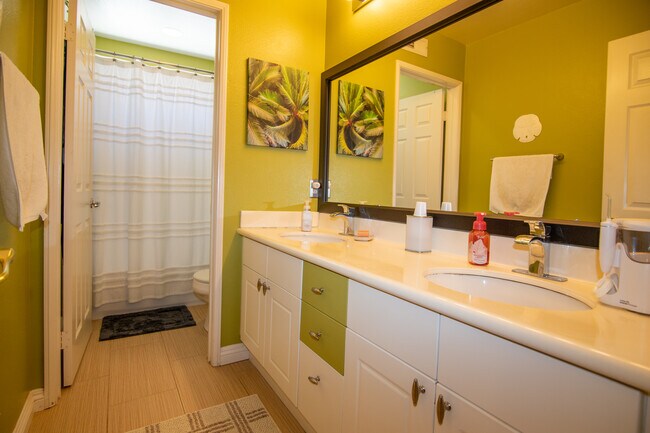 second bathroom upstairs - 3789 Derby Bluffs Way