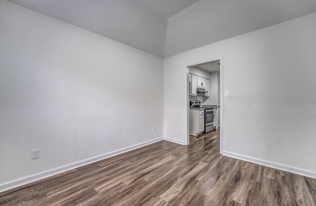 Building Photo - 1242 Grange Way Dr