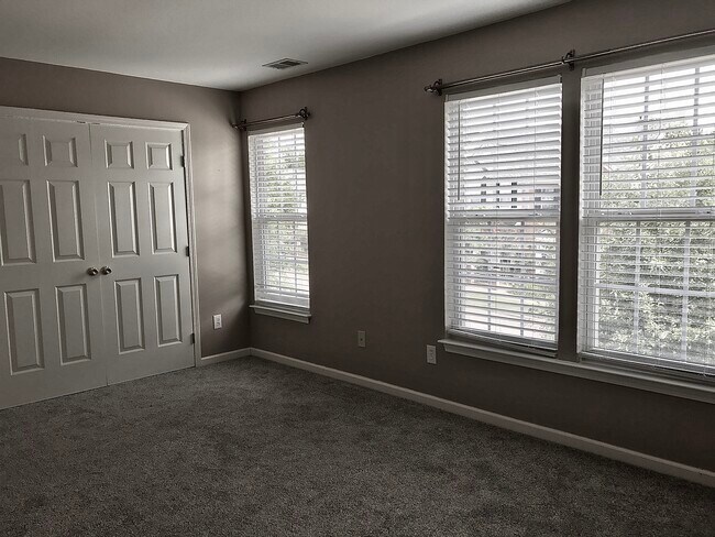 Building Photo - 18651 Shawnee Ridge Rd