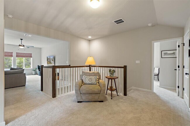 Building Photo - 362 Dayridge Dr