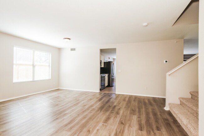 Building Photo - 4614 N 92nd Ln