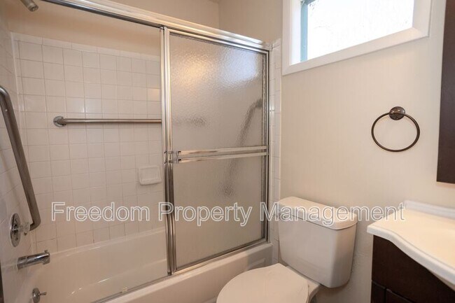 Building Photo - 11961 Mente Rd